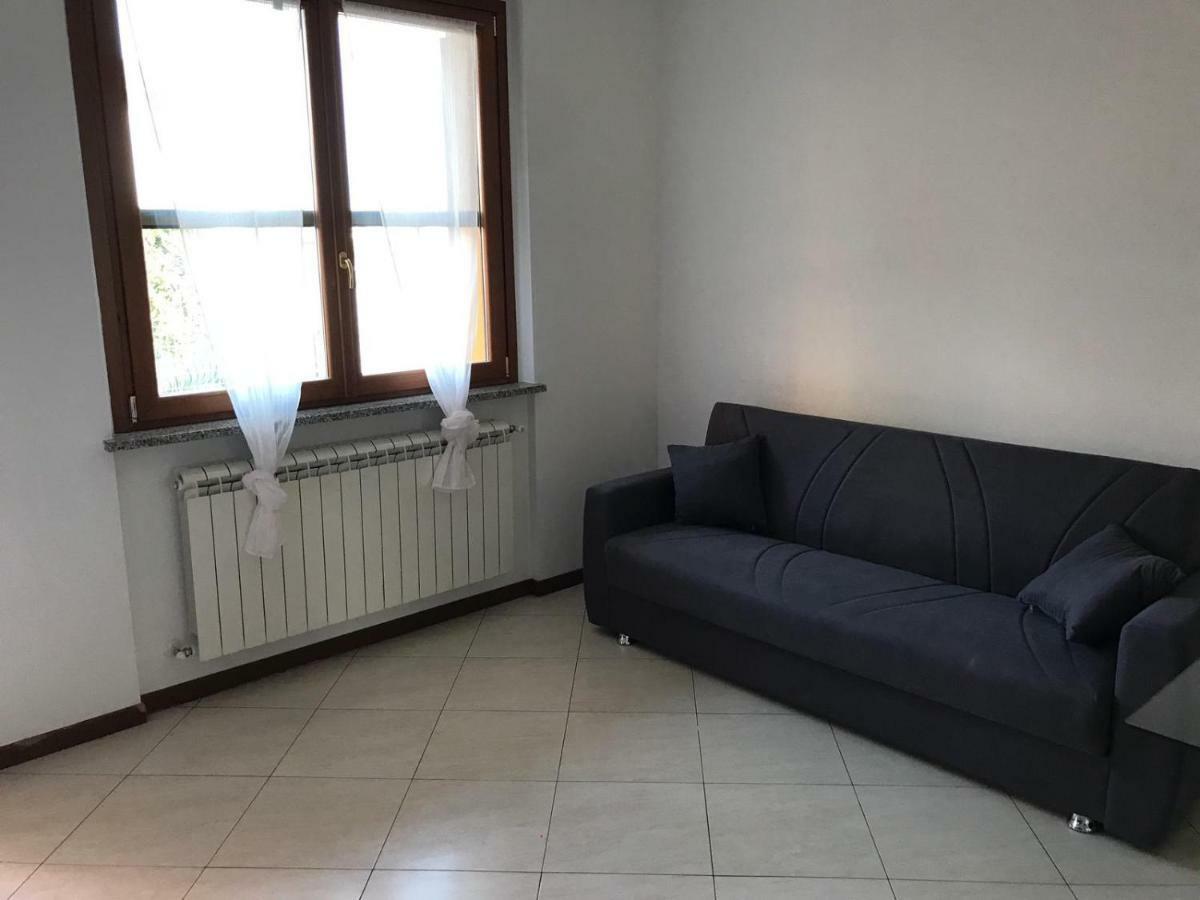Trilocale in villetta piano terra indipendente Osio Sotto Esterno foto